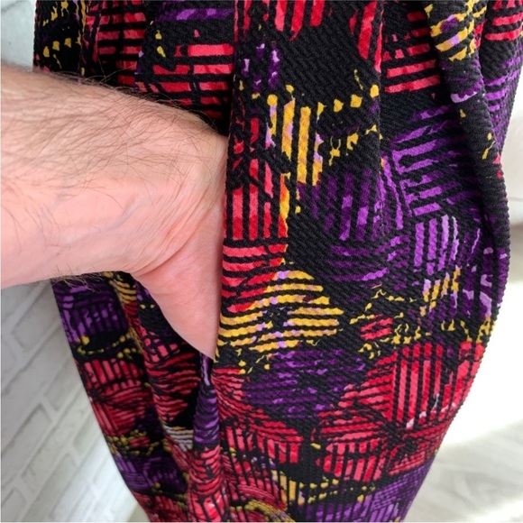 LuLaroe | Amelia Floral Red 3/4 Sleeve Scoop Neck Hidden Pockets Dress Small - Picture 2 of 5